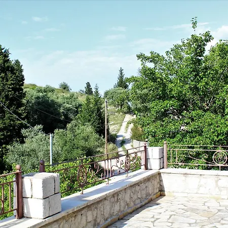 بيت للعطل Chara Katouna
